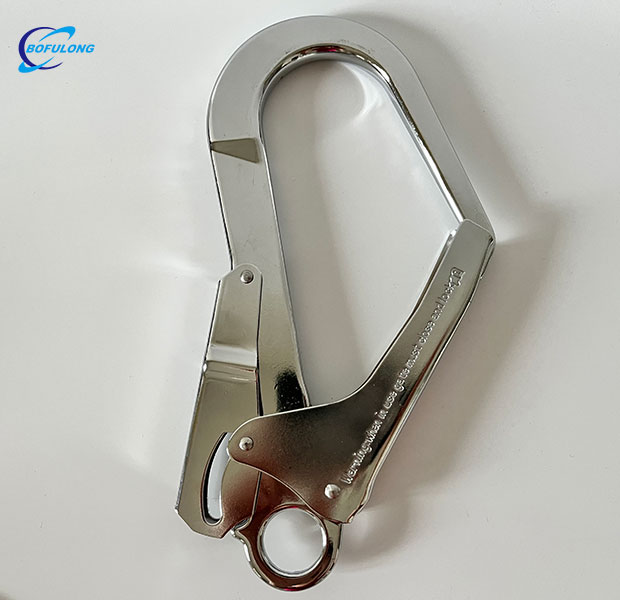 factory-quality-oval-spring-clips-carabiner-hook-with-screw-lock-shape-climbing-carabiner